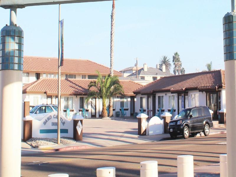 Sand Castle Inn And Suites image