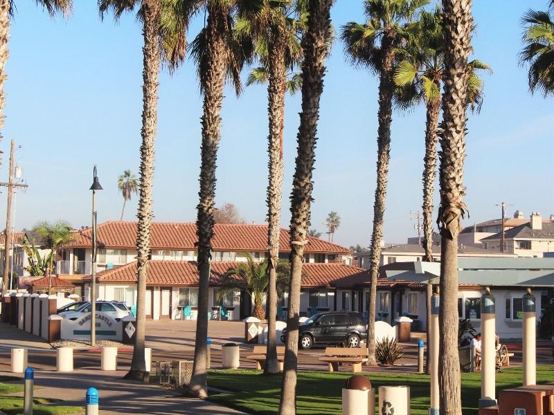 Sand Castle Inn And Suites image