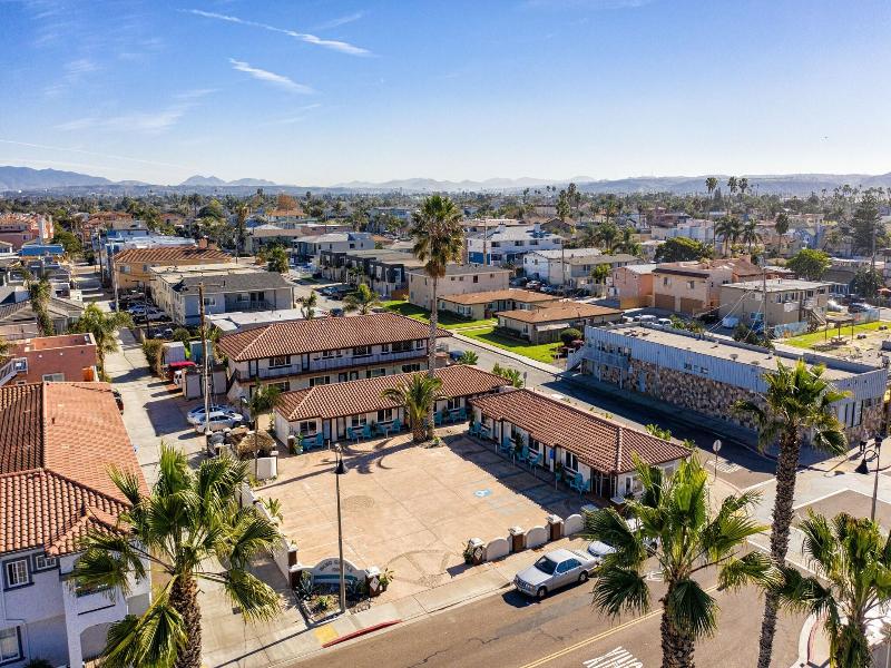 Sand Castle Inn And Suites image