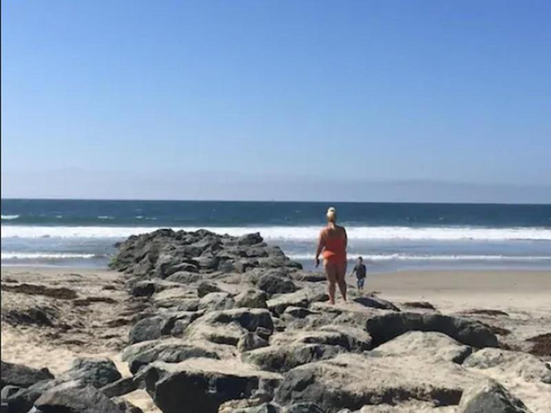 Sand Castle Inn And Suites image