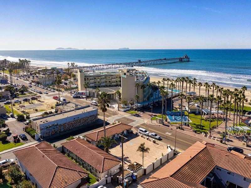 Sand Castle Inn And Suites image