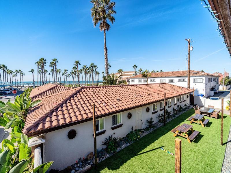 Sand Castle Inn And Suites image
