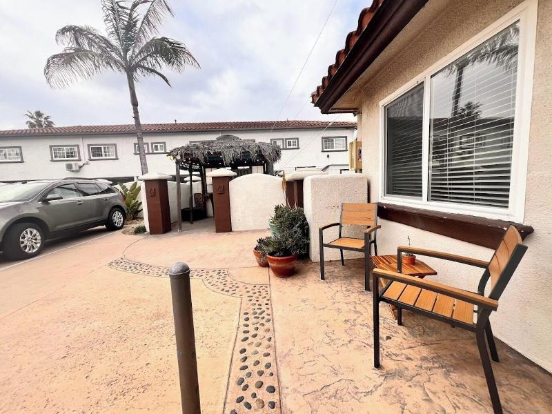 Sand Castle Inn And Suites image
