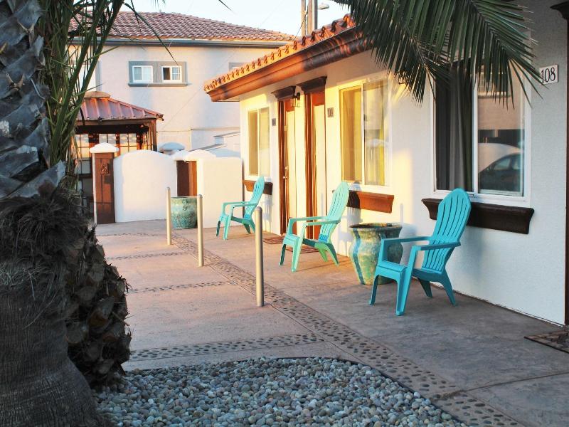 Sand Castle Inn And Suites image