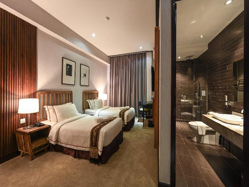 1825 Gallery Hotel image