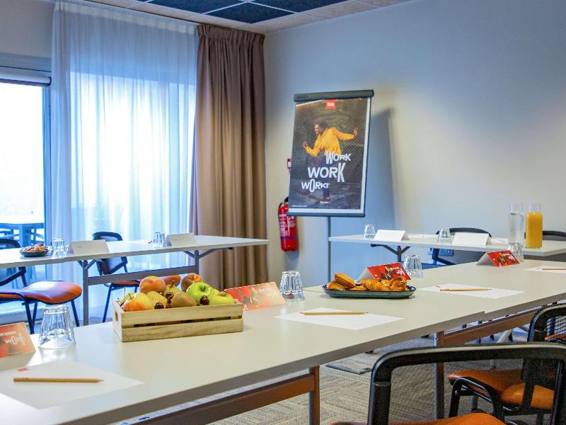 ibis Clermont Ferrand Centre Stade image