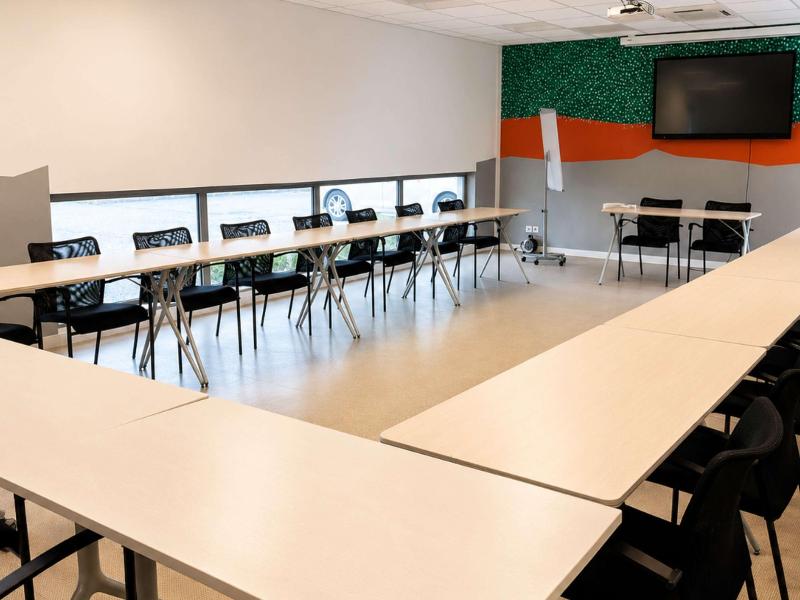Ibis Styles Clermont Ferrand Sud La Pardieu image