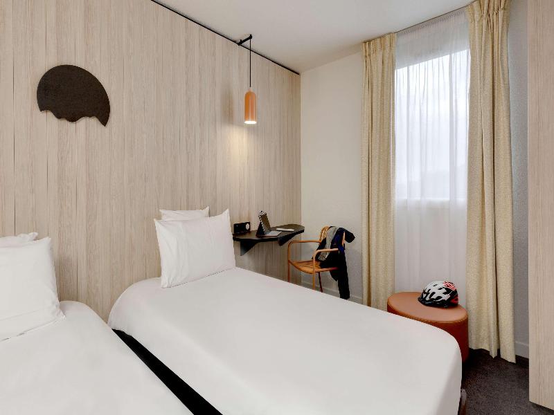Ibis Styles Clermont Ferrand Sud La Pardieu image