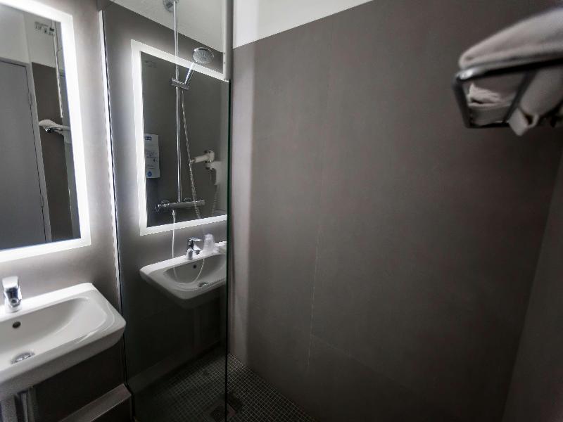 Ibis Styles Clermont Ferrand Sud La Pardieu image