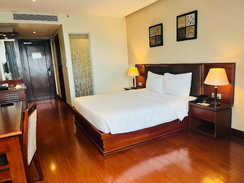Stay Hotel 4