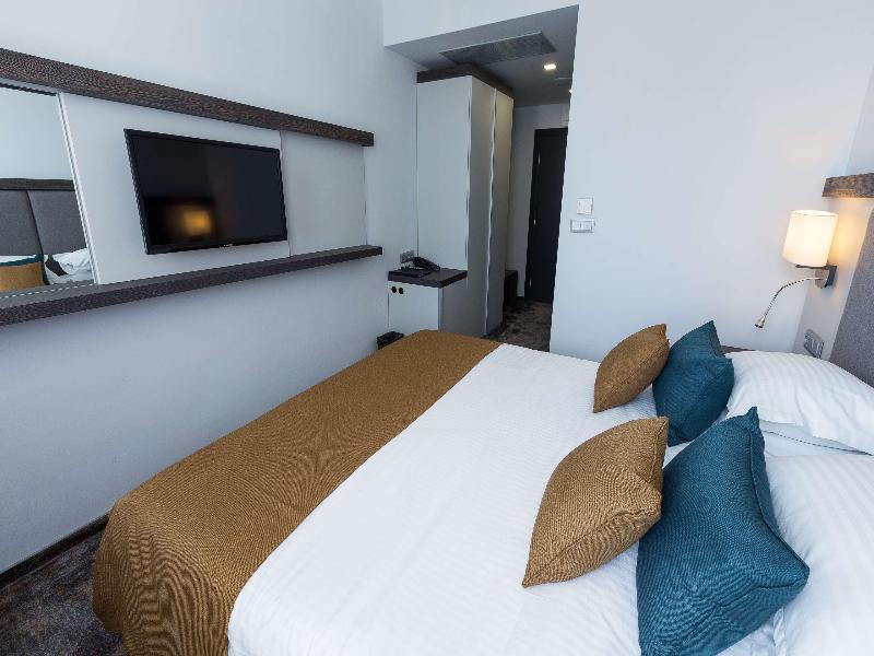 Best Western Plus Premium Inn image