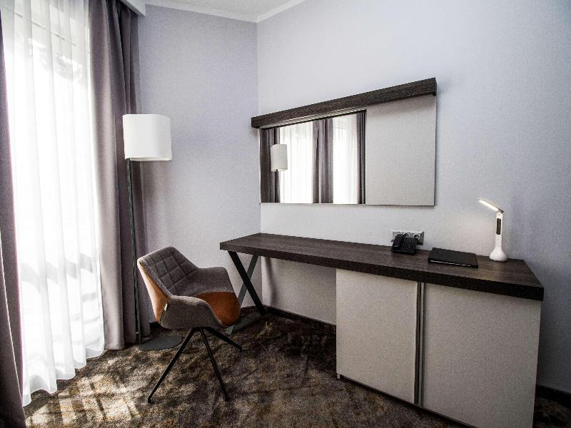 Best Western Plus Premium Inn image