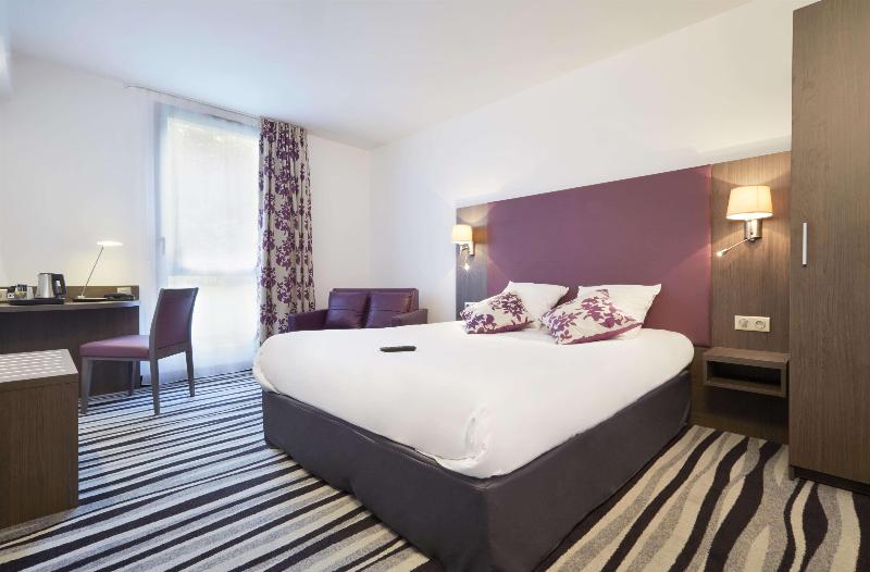 Kyriad Saint Quentin En Yvelines Montigny image