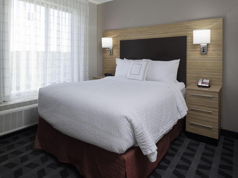 TownePlace Suites Detroit Canton image