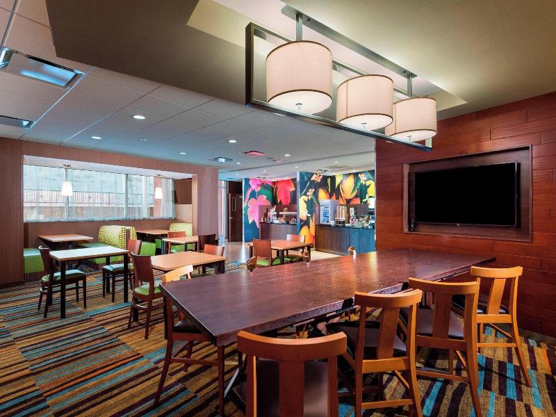Fairfield Inn & Suites Palm Desert image