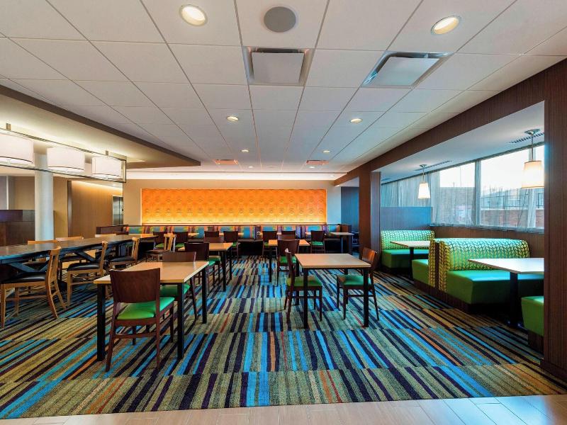 Fairfield Inn & Suites Palm Desert image