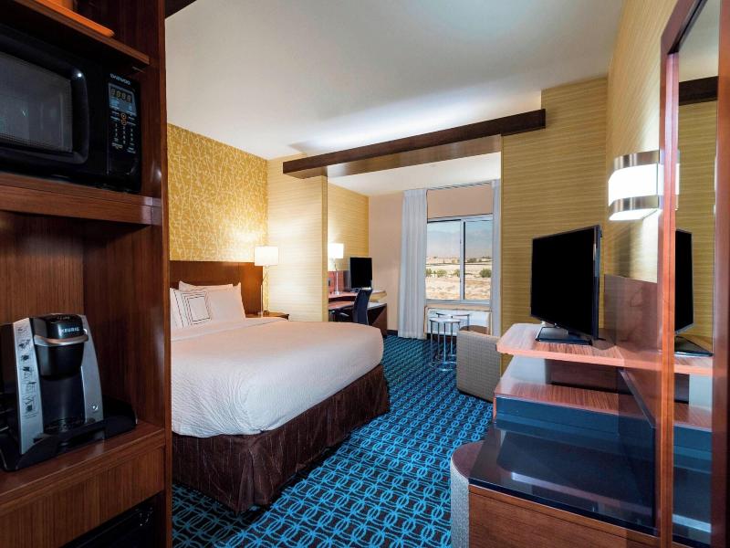 Fairfield Inn & Suites Palm Desert image