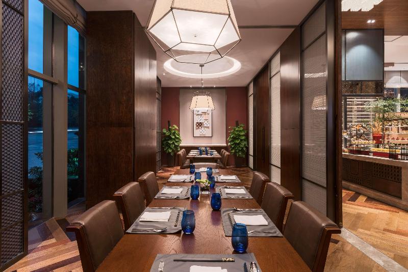 DoubleTree by Hilton Shiyan image