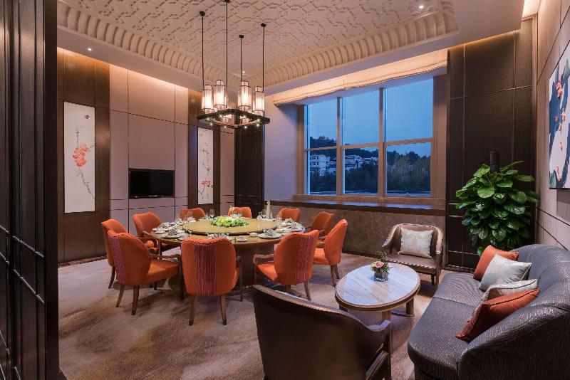 DoubleTree by Hilton Shiyan image