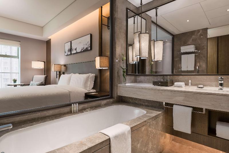 DoubleTree by Hilton Shiyan image