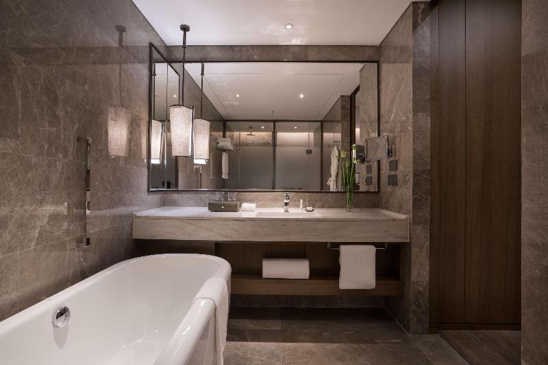 DoubleTree by Hilton Shiyan image
