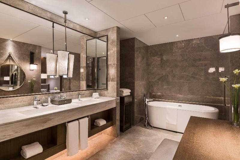 DoubleTree by Hilton Shiyan image