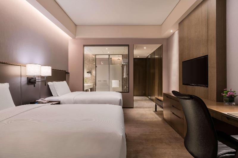 DoubleTree by Hilton Shiyan image