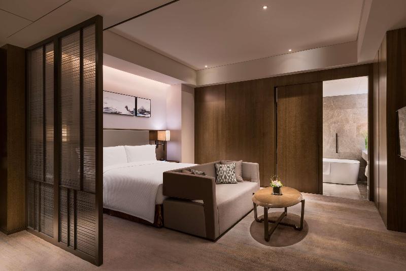 DoubleTree by Hilton Shiyan image