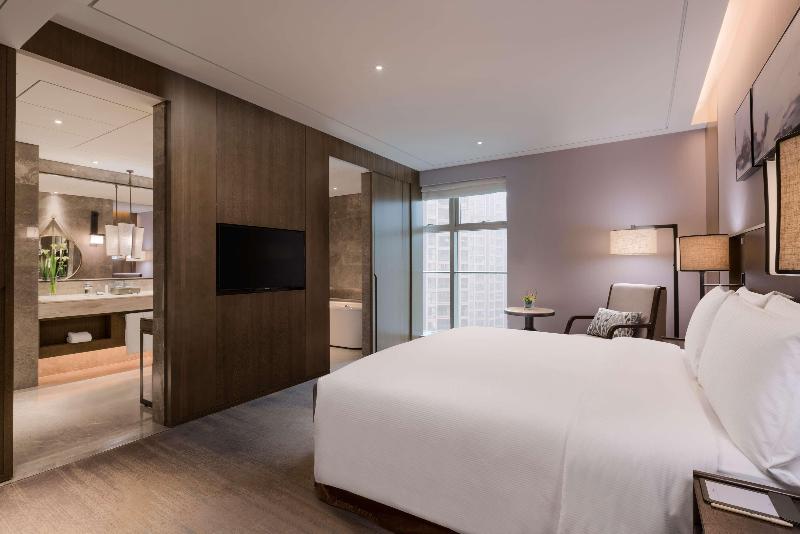 DoubleTree by Hilton Shiyan image