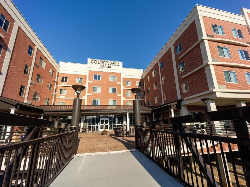 Courtyard by Marriott Rome Riverwalk image