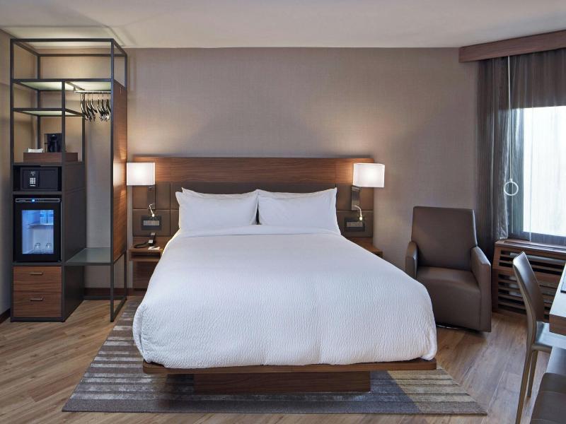 AC Hotel Atlanta Downtown image