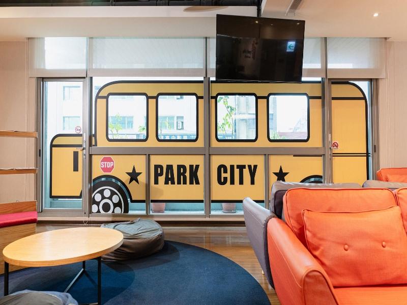 Park City Inn & Hostel Yonghe image