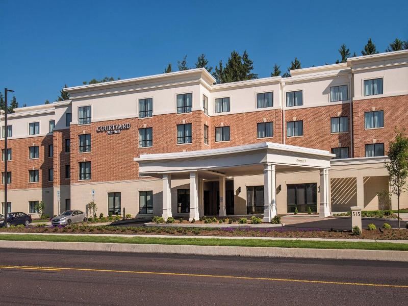 Courtyard Hershey Chocolate Avenue image