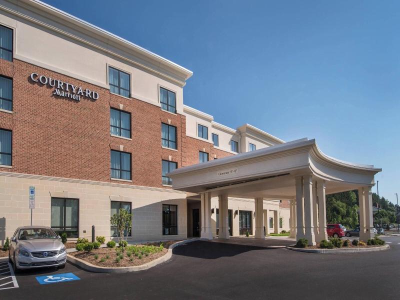 Courtyard Hershey Chocolate Avenue image