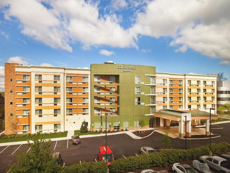 Courtyard Yonkers Westchester County image