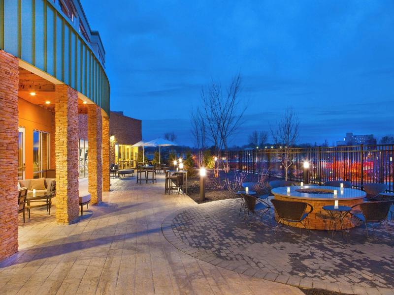 Courtyard Yonkers Westchester County image