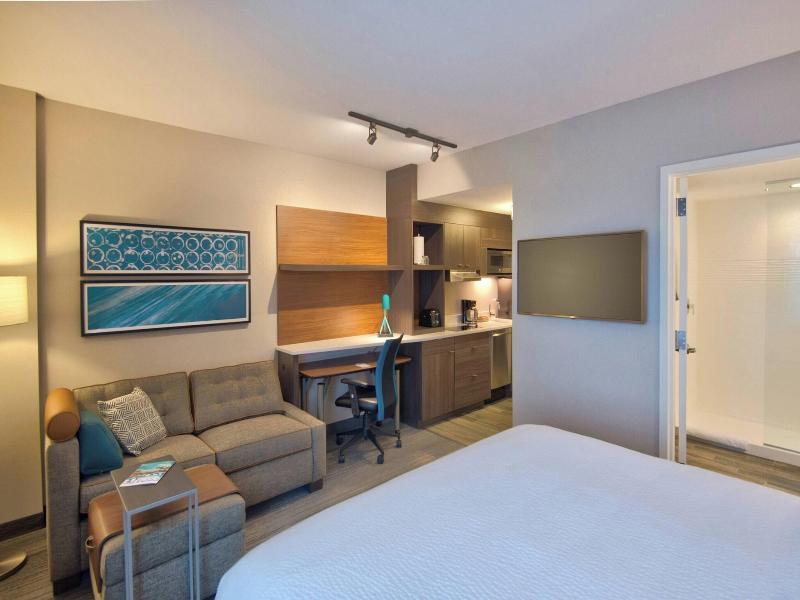 TownePlace Suites Miami Airport image