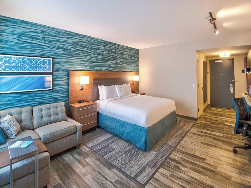 TownePlace Suites Miami Airport image
