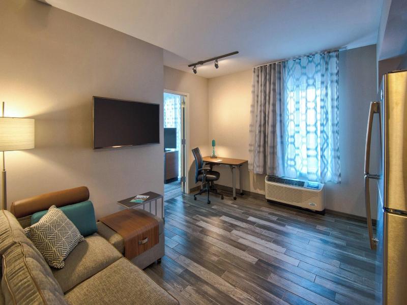 TownePlace Suites Miami Airport image