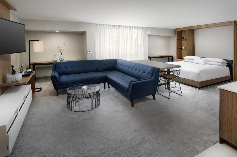 Delta Hotels Seattle Everett image