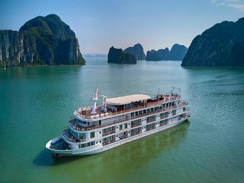 Paradise Legacy Cruise image