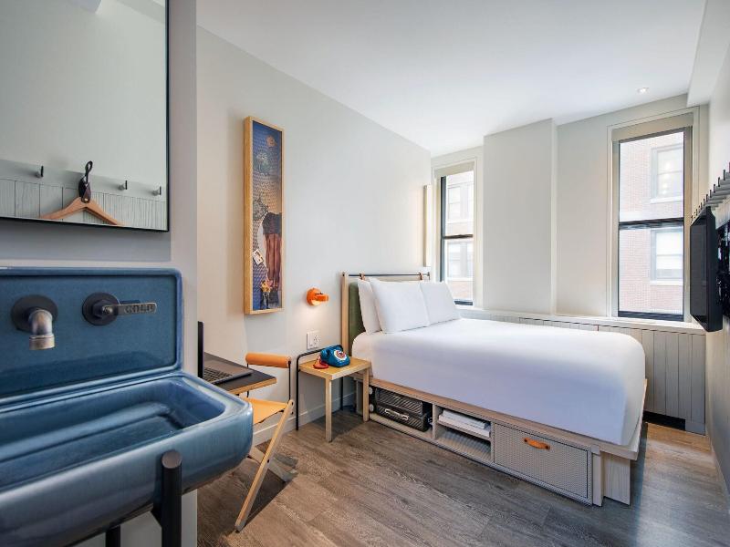 MOXY NYC Times Square image