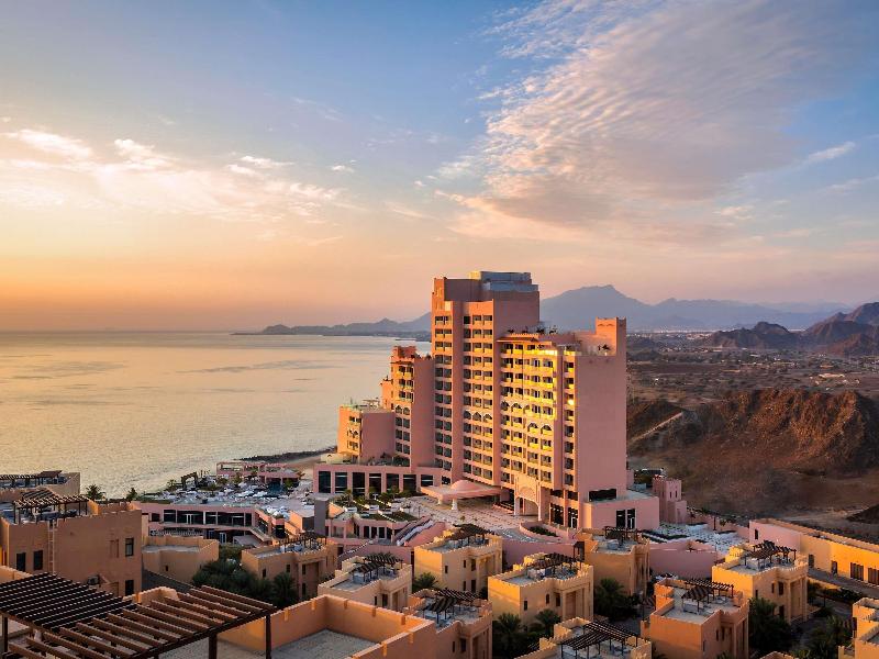 Fairmont Fujairah Beach Resort image
