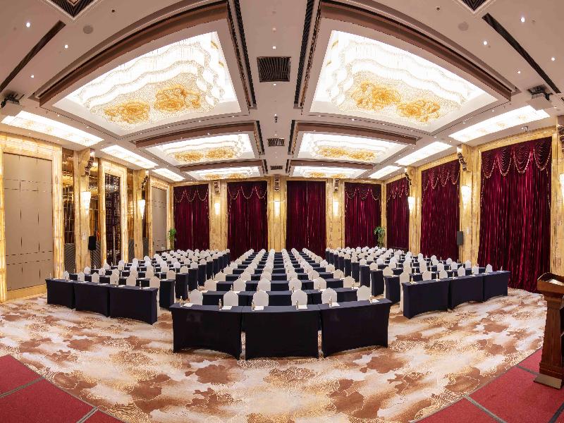 Royal Garden Hotel Shanghai-New Expo Center/PVG image