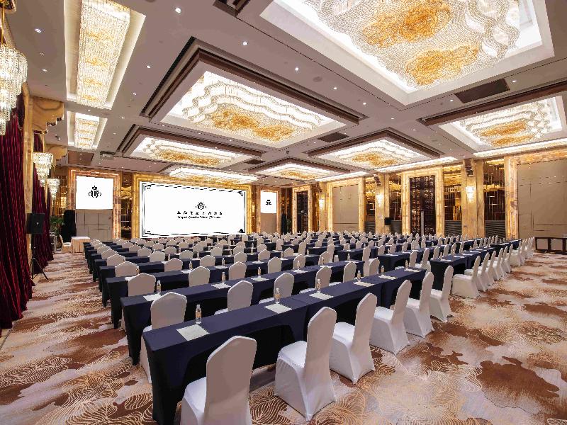 Royal Garden Hotel Shanghai-New Expo Center/PVG image