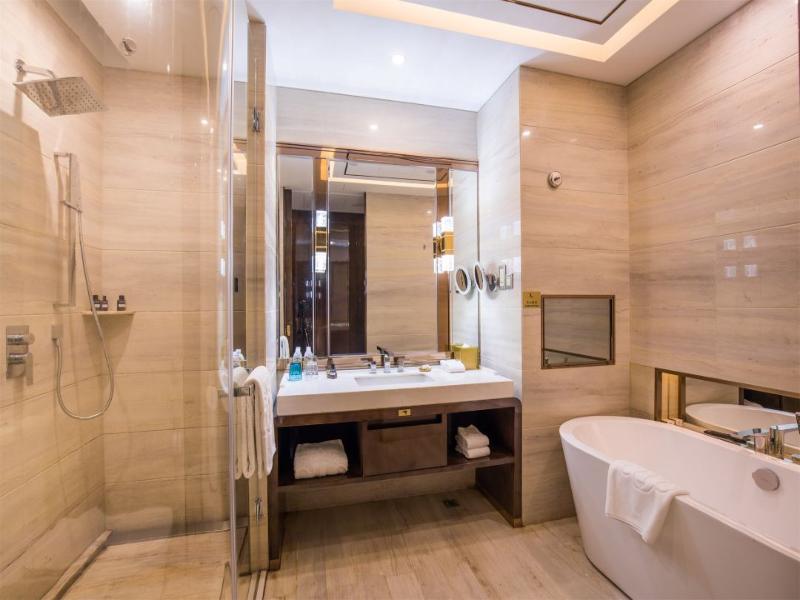 Royal Garden Hotel Shanghai-New Expo Center/PVG image