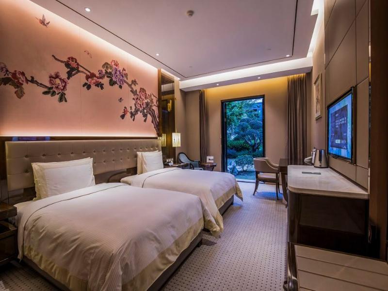 Royal Garden Hotel Shanghai-New Expo Center/PVG image