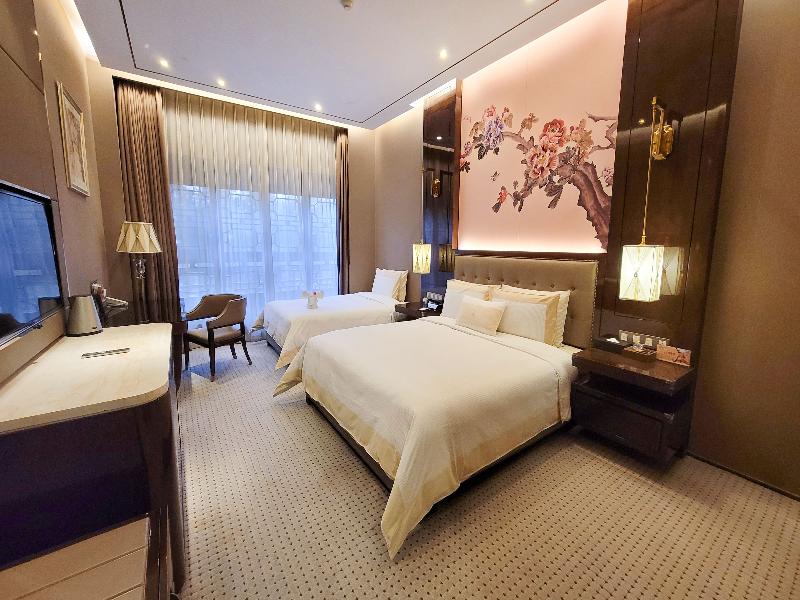 Royal Garden Hotel Shanghai-New Expo Center/PVG image
