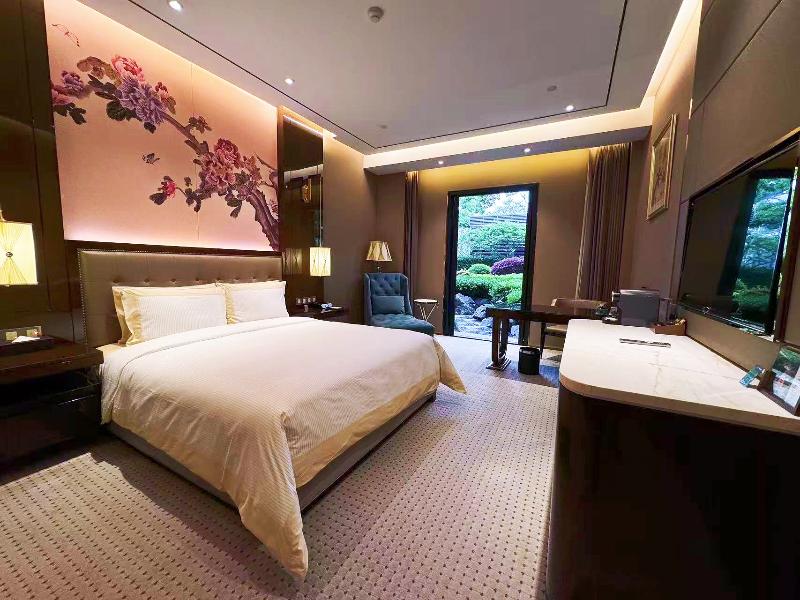Royal Garden Hotel Shanghai-New Expo Center/PVG image