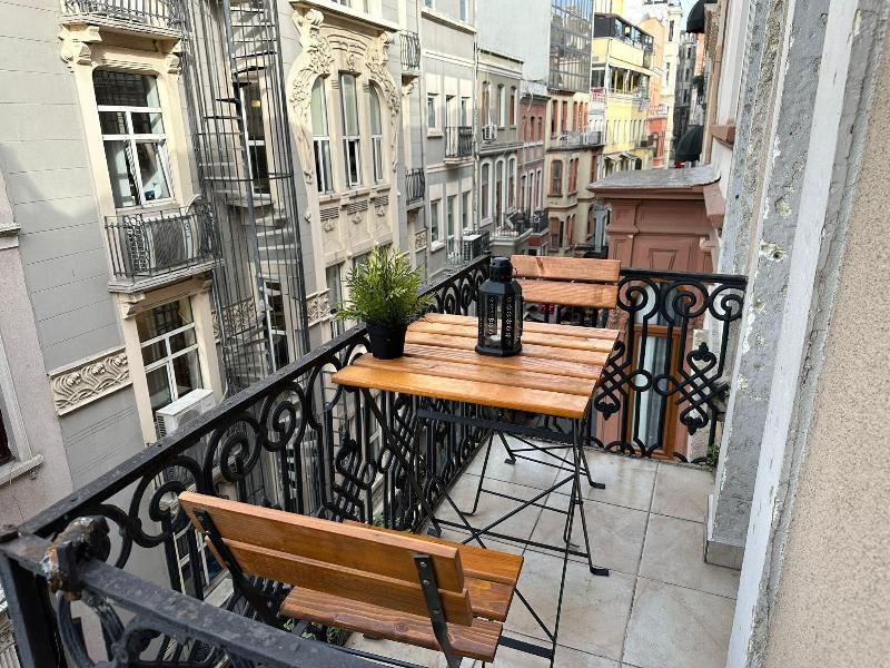 Taksim Park Suites image